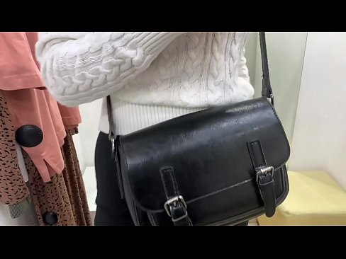 ❤️ Олон нийтийн мастурбация нь залуу гичий FeralBerry нь шодой нь тохируулагч өрөөнд Чанартай секс манайд ❌️❤